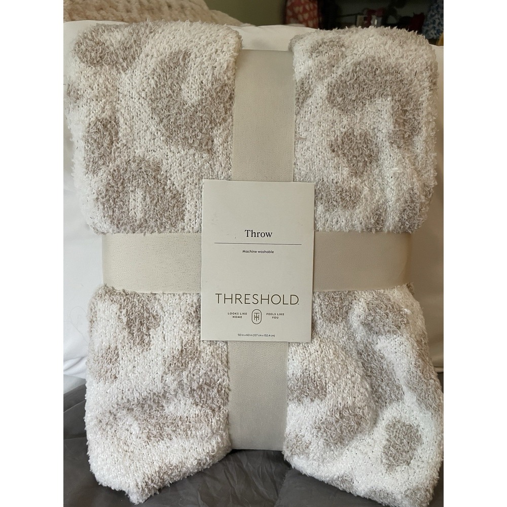 NEW Threshold Cozy Feathery Knit Cheetah Throw Blanket Beige 50"x60"
